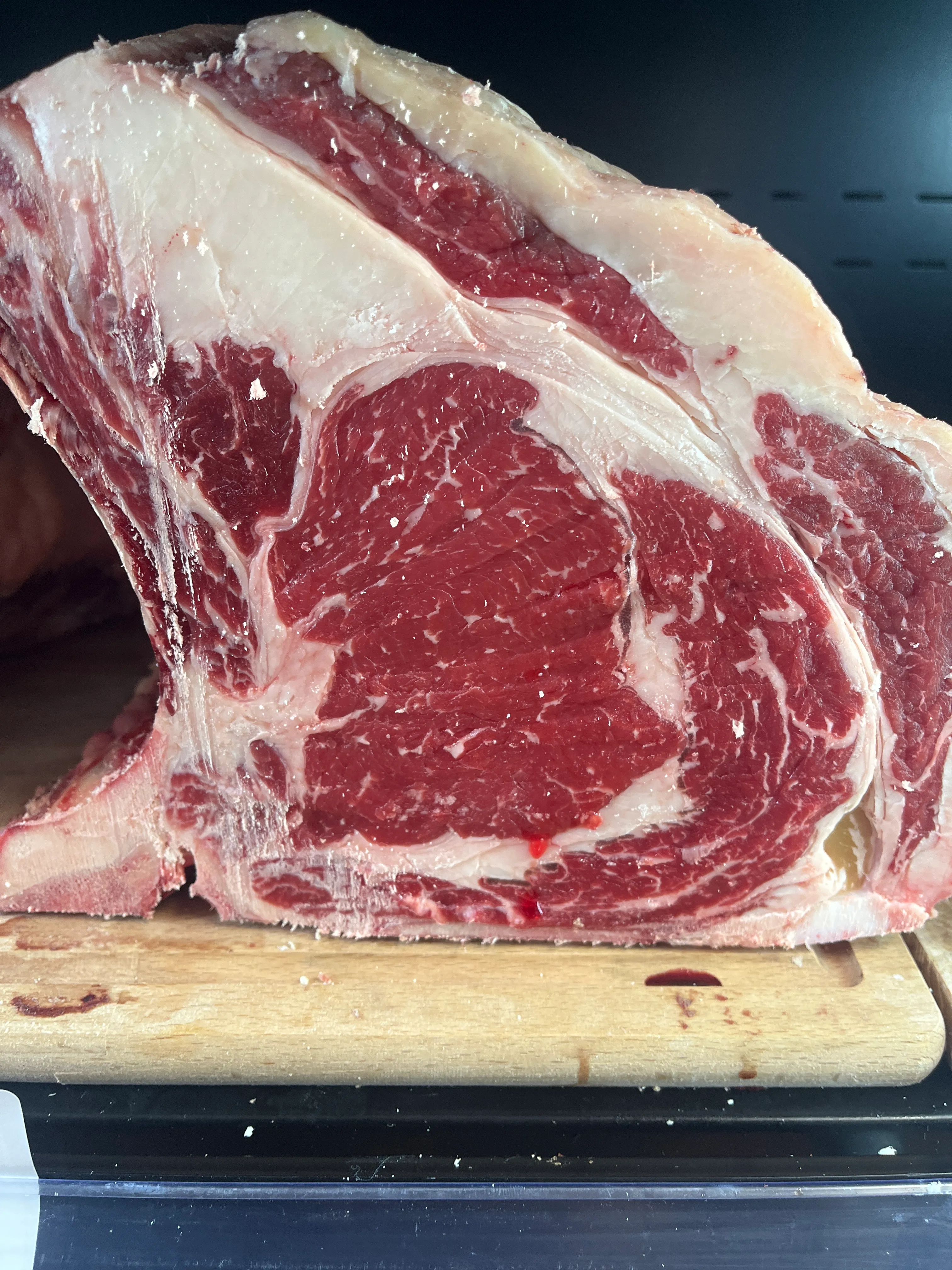 Entrecôte persillée sur planche